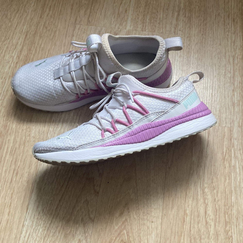 Pumas Pacer Future Street Women's Sneakers Size 9